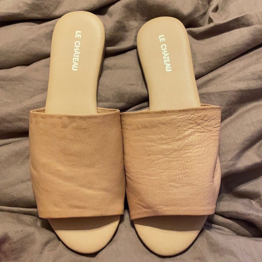 Le Château Nude Leather Slides